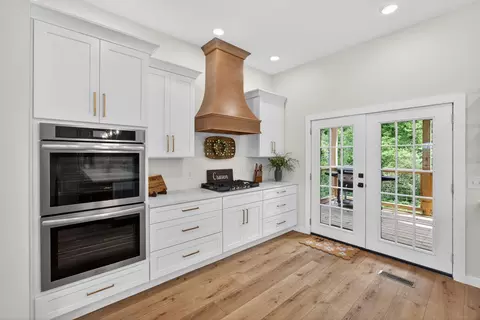 Kitchen - 1288 Hills Trace Rd, Morrison, TN 37357 photo 4 of 8