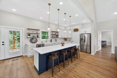 Kitchen - 1288 Hills Trace Rd, Morrison, TN 37357 photo 5 of 8