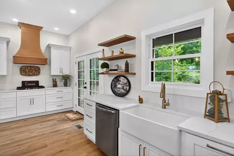 Kitchen - 1288 Hills Trace Rd, Morrison, TN 37357 photo 1 of 8
