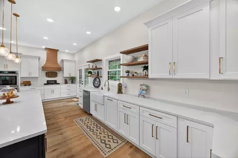 Kitchen - 1288 Hills Trace Rd, Morrison, TN 37357 photo 3 of 8