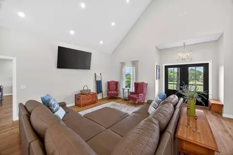 Living - 1288 Hills Trace Rd, Morrison, TN 37357 photo 2 of 5
