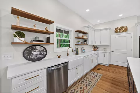 Kitchen - 1288 Hills Trace Rd, Morrison, TN 37357 photo 7 of 8