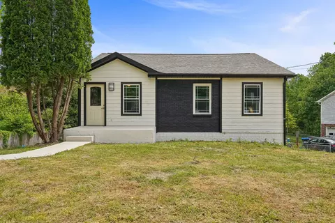3405 Oak Lawn Dr, Clarksville, TN 37042