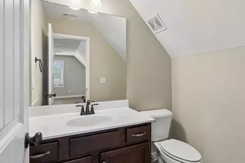 Bath - 7706 Alameda Dr, Murfreesboro, TN 37127 photo 2 of 2