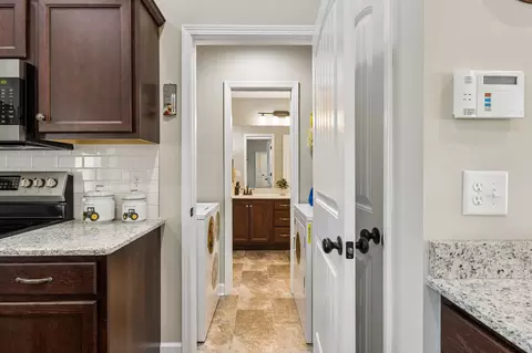 Entry Way - 7706 Alameda Dr, Murfreesboro, TN 37127 photo 5 of 8