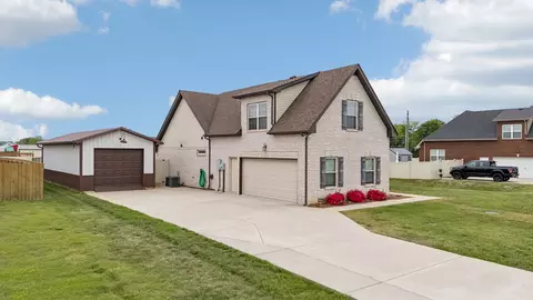 7706 Alameda Dr, Murfreesboro, TN 37127