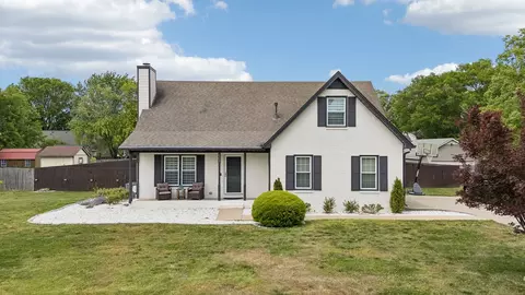 2207 General Kirk Dr, Murfreesboro, TN 37129