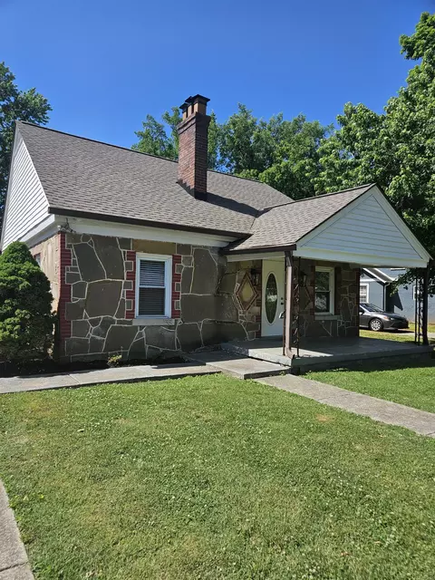 Exterior - 828 E Castle St, Murfreesboro, TN 37130 photo 4 of 15