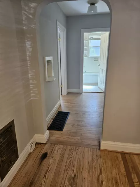 Entry Way - 828 E Castle St, Murfreesboro, TN 37130 photo 1 of 2