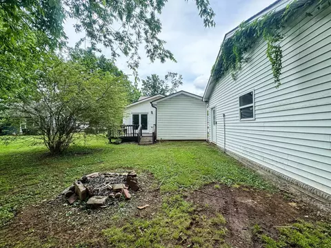 Exterior - 828 E Castle St, Murfreesboro, TN 37130 photo 14 of 15