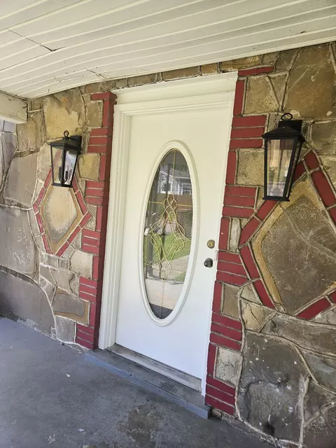 Exterior - 828 E Castle St, Murfreesboro, TN 37130 photo 5 of 15
