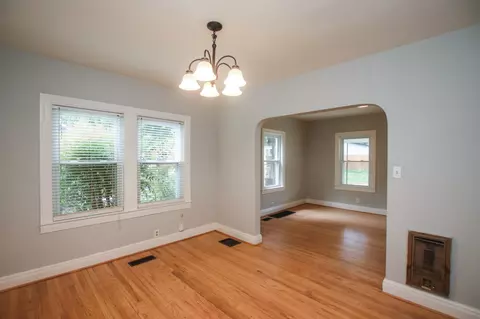 Living - 828 E Castle St, Murfreesboro, TN 37130 photo 5 of 6