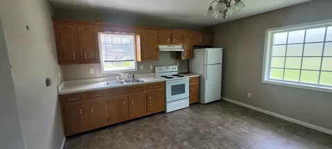 Kitchen - 1102 Highway 79, Dover, TN 37058 photo 3 of 3