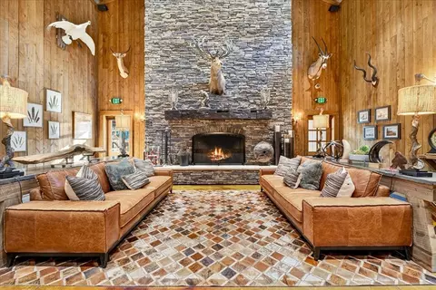 3975 Jarman Hollow Rd, Palmyra, TN 37142