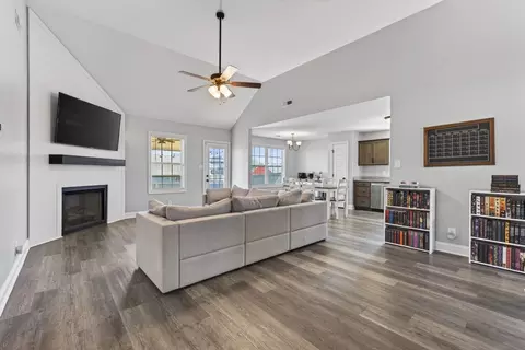 239 Dugger Dr, Clarksville, TN 37042