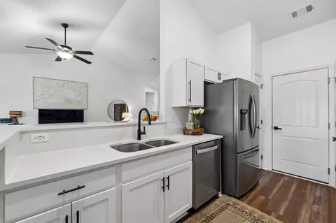 Kitchen - 745 Cedar Ln, Springfield, TN 37172 photo 4 of 4