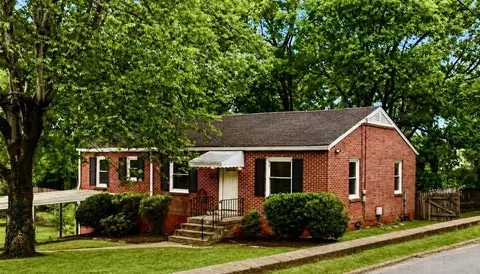 1012 Oakdale Dr, Columbia, TN 38401