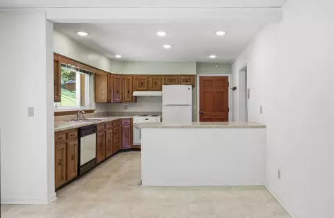 1346 Phils Dr, Chattanooga, TN 37421 photo 10