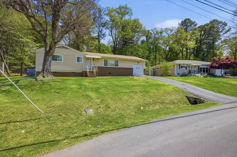 1346 Phils Dr, Chattanooga, TN 37421 photo 2