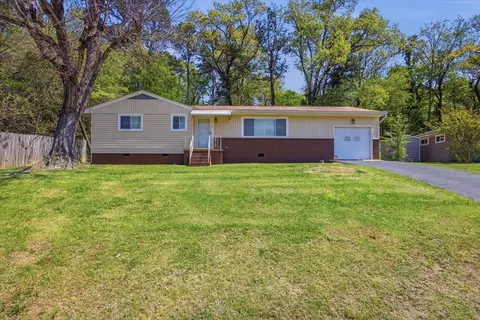 1346 Phils Dr, Chattanooga, TN 37421