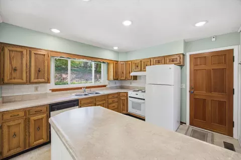 1346 Phils Dr, Chattanooga, TN 37421 photo 11