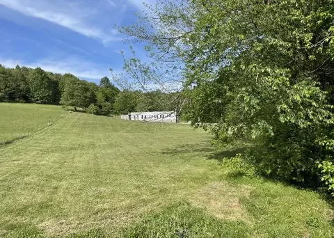 2450 W Leatherwood Rd, Cumberland Furnace, TN 37051
