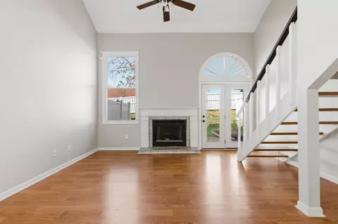 220 Village Cir W #220, Dickson, TN 37055
