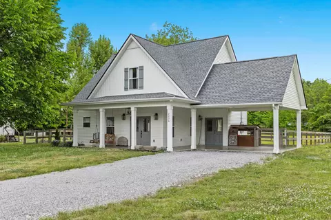 2236 Old Washington Rd, Cedar Hill, TN 37032