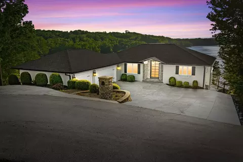 401 Pollard Cir, Cadiz, KY 42211