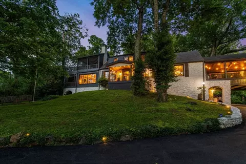 5400 Hillsboro Pike, Nashville, TN 37215