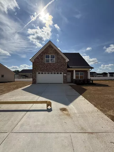 1227 Amber Hills Dr, Ashland City, TN 37015