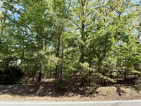 142 Mariners Dr, Crossville, TN 38558