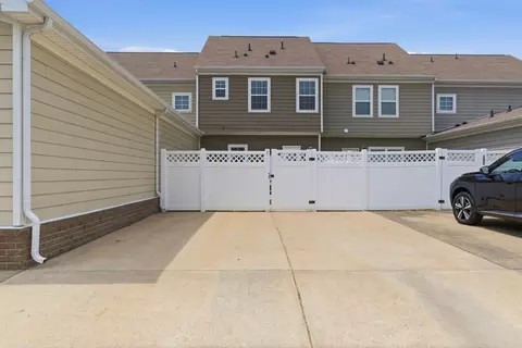Exterior - 103 Padstone Pvt Ln, Spring Hill, TN 37174 photo 8 of 9