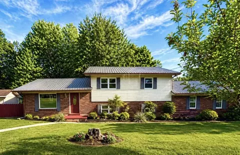 2793 Old Blacktop Rd, Mcewen, TN 37101