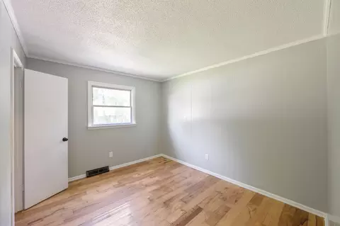 Bedroom - 171 Maple Ln, Dresden, TN 38225 photo 2 of 3