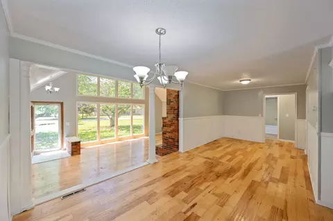 Living - 171 Maple Ln, Dresden, TN 38225 photo 4 of 5