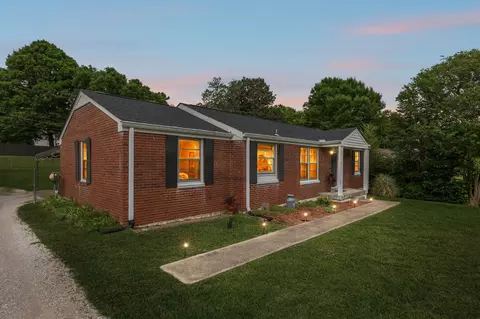 110 Pleasant Dr, Columbia, TN 38401