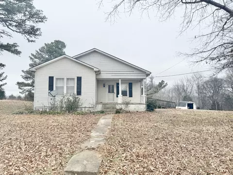 560 State Line Rd, Loretto, TN 38469