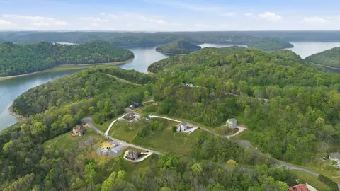 668 Seaton Dr, Smithville, TN 37166