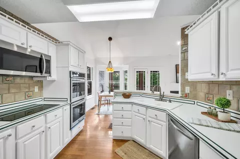 Kitchen - 213 Mccreary Hts, Dickson, TN 37055 photo 3 of 4