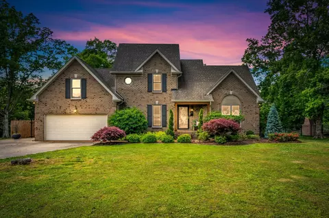 Exterior - 213 Mccreary Hts, Dickson, TN 37055 photo 2 of 15