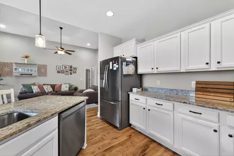 Kitchen - 2911 Firerock Dr N, Murfreesboro, TN 37128 photo 2 of 3