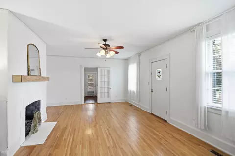 Living - 703 5th Ave W, Springfield, TN 37172 photo 1 of 2