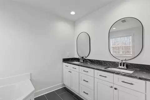 Bath - 620 Diffee Rd, Moscow, TN 38057 photo 3 of 7
