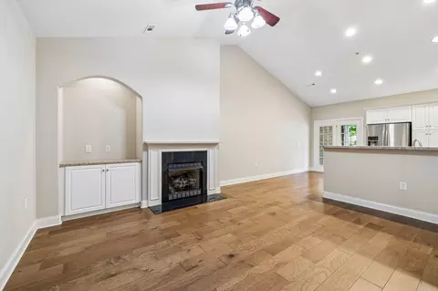 Living - 112 Westview Dr, Spring Hill, TN 37174 photo 1 of 4