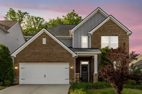 210 Woodhall Ct, White House, TN 37188