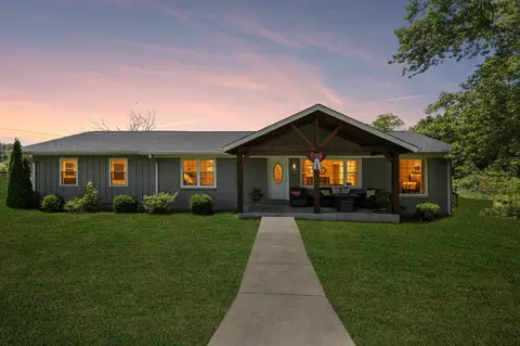 9 Caldwell Rd, Summertown, TN 38483