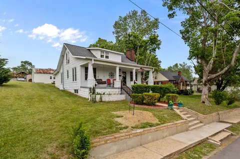 Exterior - 412 High St, Dickson, TN 37055 photo 12 of 16