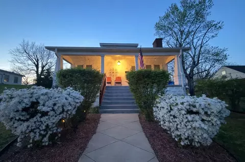 Exterior - 412 High St, Dickson, TN 37055 photo 2 of 16