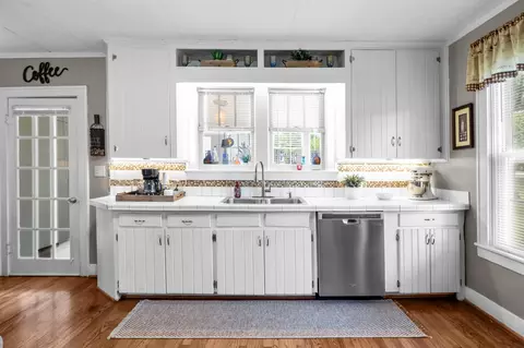 Kitchen - 412 High St, Dickson, TN 37055 photo 2 of 4